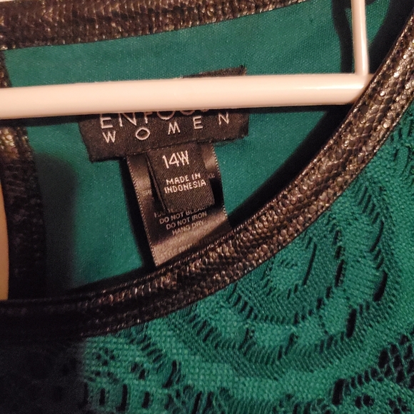 Dress - Picture 2 of 4